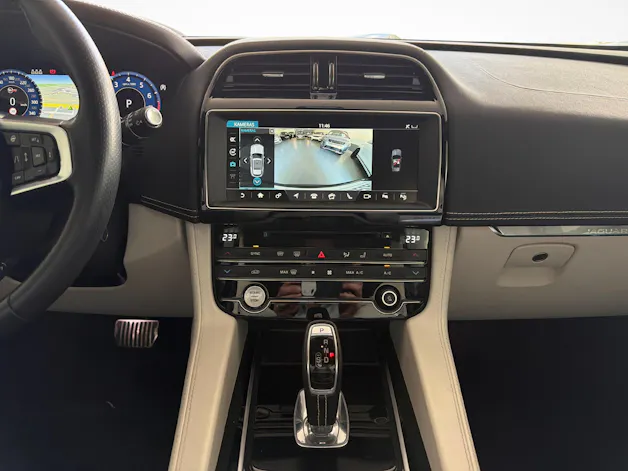 Jaguar F-Pace 5.0 V8 SVR AWD 550PS