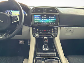 Fahrzeugbild JAGUAR F-Pace 5.0 V8 SVR AWD 550PS