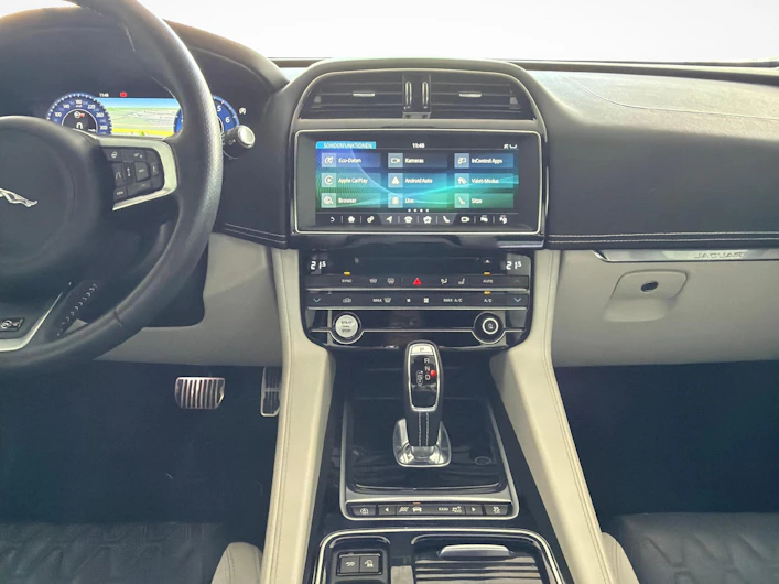 Fahrzeugbild JAGUAR F-PACE