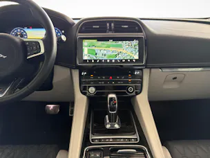 Jaguar F-Pace 5.0 V8 SVR AWD 550PS