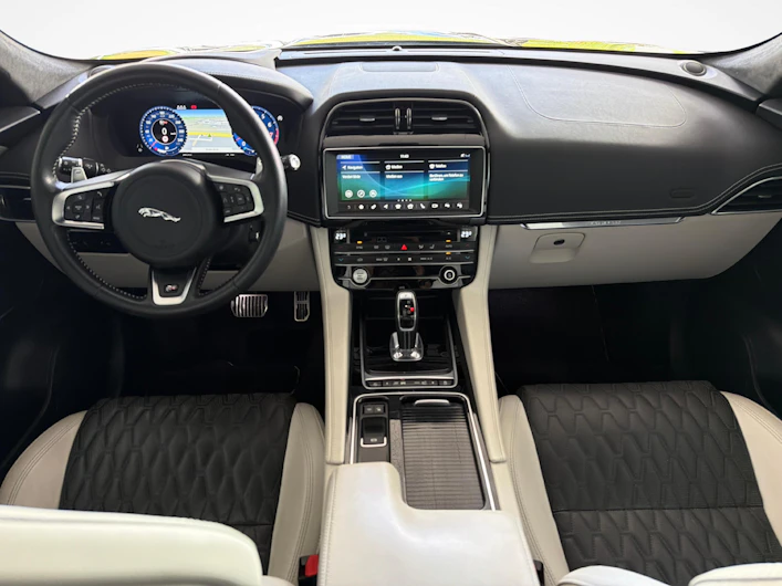 Fahrzeugbild JAGUAR F-PACE
