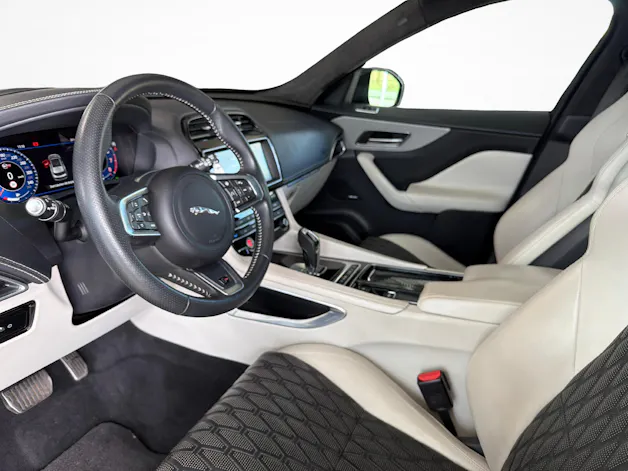 Jaguar F-Pace 5.0 V8 SVR AWD 550PS