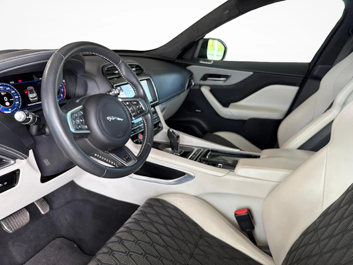 Fahrzeugbild JAGUAR F-PACE
