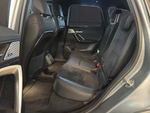 BMW X1 30e xDrive paddles