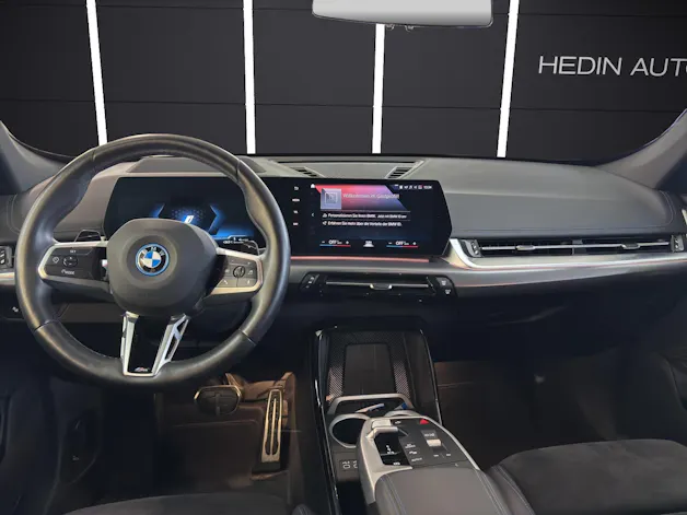 BMW X1 30e xDrive paddles