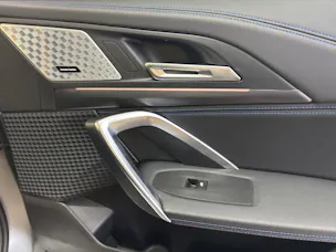 BMW X1 30e xDrive paddles