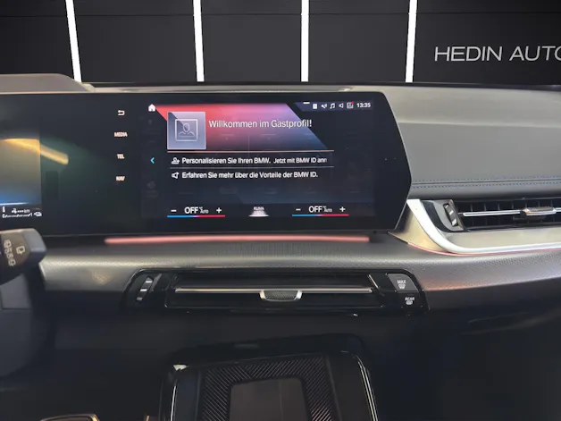 BMW X1 30e xDrive paddles