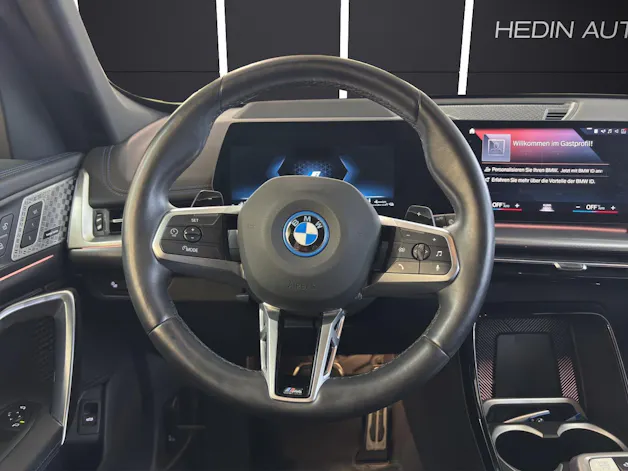 BMW X1 30e xDrive paddles