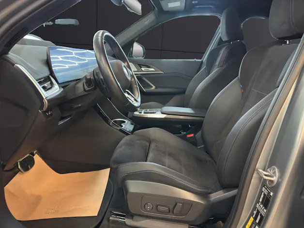 BMW X1 30e xDrive paddles