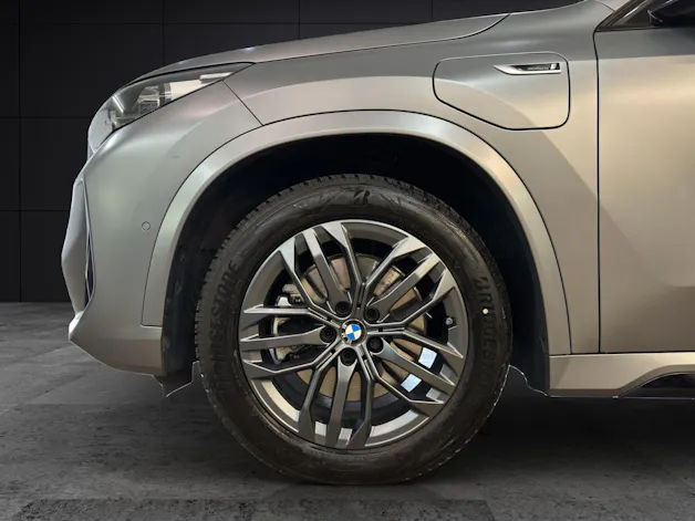 BMW X1 30e xDrive paddles