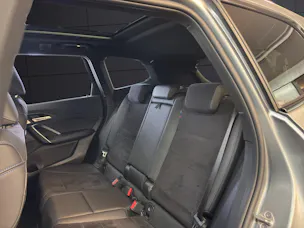 BMW X1 30e xDrive paddles