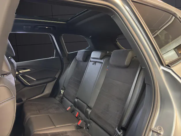 BMW X1 30e xDrive paddles