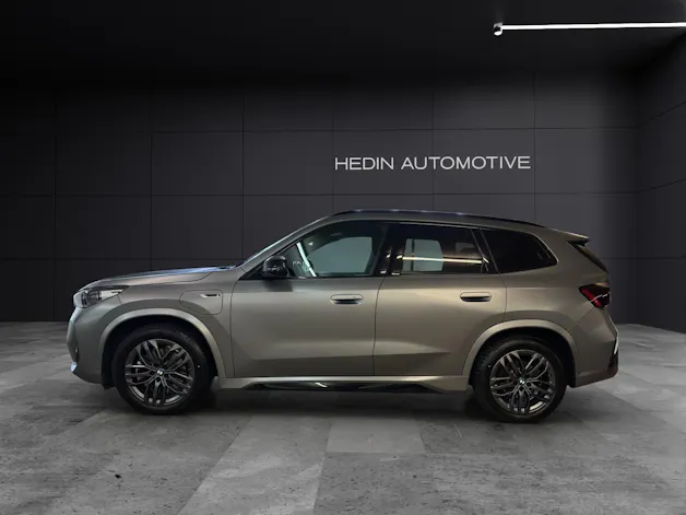 BMW X1 30e xDrive paddles