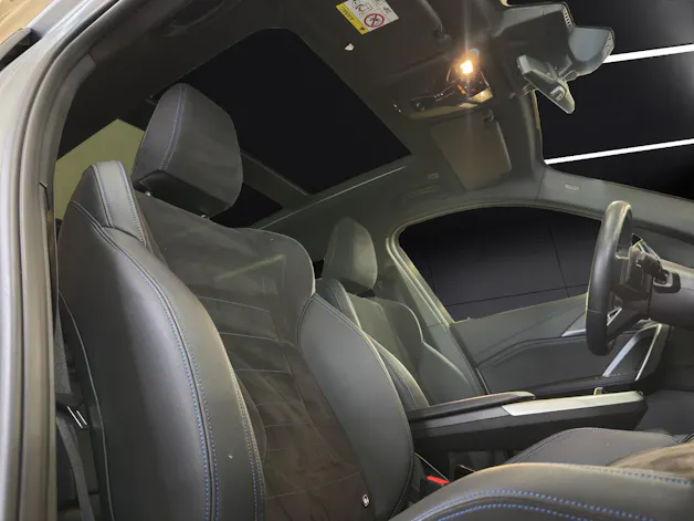 BMW X1 30e xDrive paddles