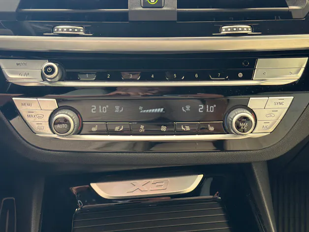 BMW X3 20d xDrive paddles