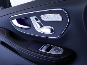 Fahrzeugbild MERCEDES-BENZ V 300 d Swiss Ed. lang 4matic Van