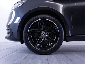 Fahrzeugbild MERCEDES-BENZ V 300 d Swiss Ed. lang 4matic Van