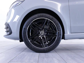 Fahrzeugbild MERCEDES-BENZ V 300 d Swiss Ed. lang 4matic Van