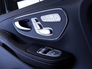 https://vehicle.imgix.net/4341565/4cca448b-ae18-4757-a40b-65c51fa93f8f.JPG