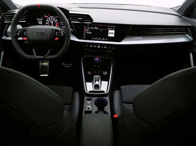 Audi RS3 Limousine 2.5 TFSI quattro S-Tronic