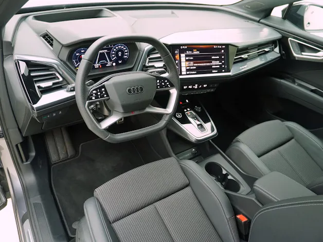 Audi Q4 e-tron 55 S line quattro