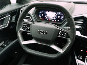 Audi Q4 e-tron 55 S line quattro