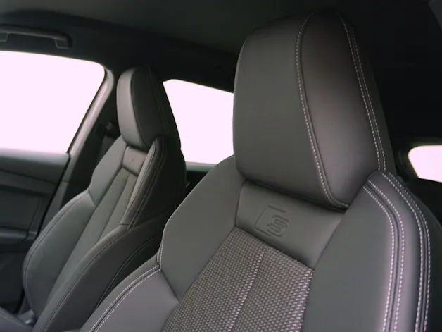 Audi Q4 e-tron 55 S line quattro
