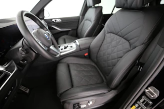 https://vehicle.imgix.net/4341898/d0cf46ab-9c70-4205-9ff1-fc66a65d55ea.jpg