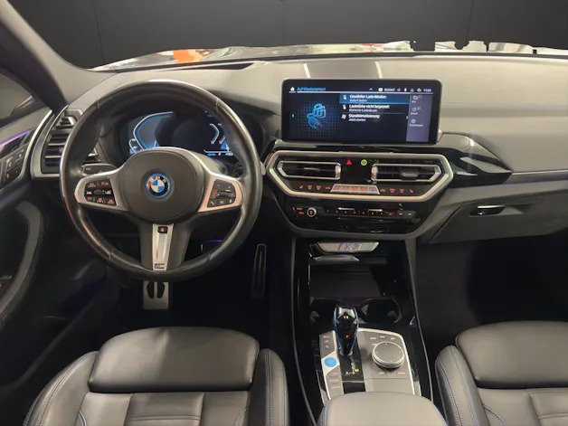 BMW iX3 IMPRESSIVE