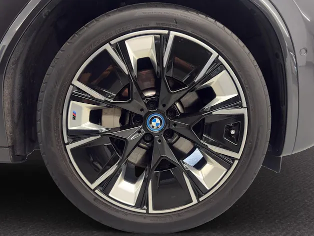 BMW iX3 IMPRESSIVE