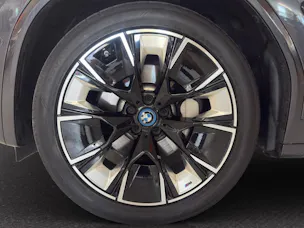 BMW iX3 IMPRESSIVE