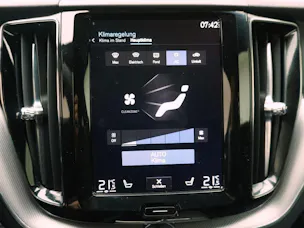 Volvo XC60 2.0 B5 MH R-Design AWD