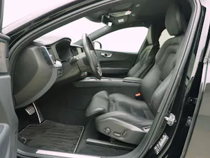 VOLVO XC60 2.0 B5 MH R-Design AWD
