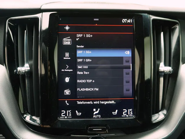 VOLVO XC60 2.0 B5 MH R-Design AWD