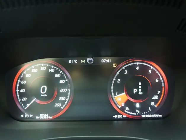 Volvo XC60 2.0 B5 MH R-Design AWD