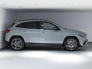 Mercedes-Benz GLA 250 4MATIC Swiss Star