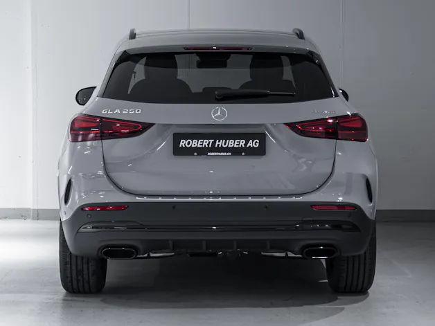 Mercedes-Benz GLA 250 4MATIC Swiss Star