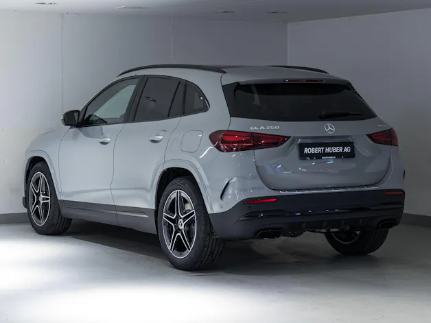 Mercedes-Benz GLA 250 4MATIC Swiss Star