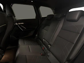 https://vehicle.imgix.net/4342132/760d83f6-22b9-4409-a624-f8743cc12f3e.jpg