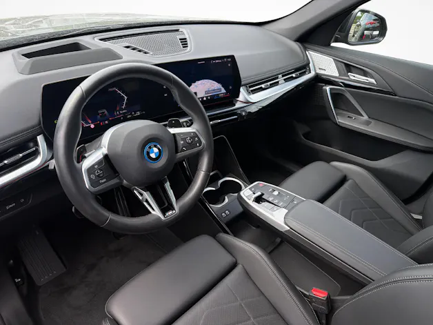 BMW X1 25e xDrive paddles