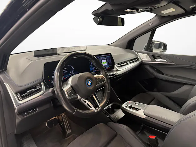 BMW 230e xDrive paddles Active Tourer