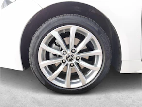 https://vehicle.imgix.net/4342225/c71507e0-d84e-4633-952c-5f57fad11b13.jpg