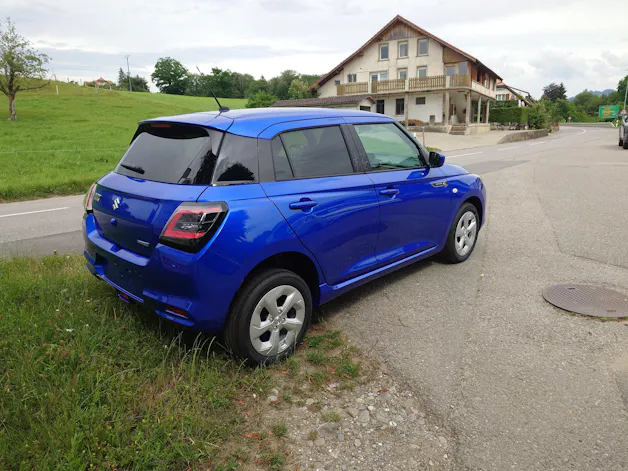 Suzuki Swift 1.2 Sakura Hybrid 4x4