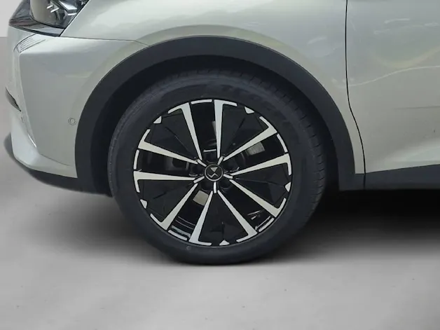 DS Automobiles 7 1.6 E-Tense Opéra 4x4