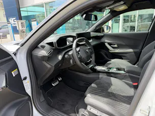 Peugeot 2008 1.2 Hybrid 145 GT