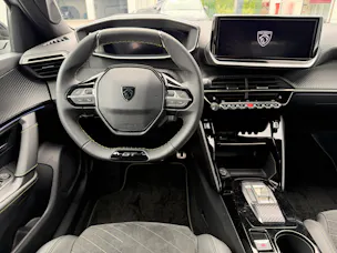 Peugeot 2008 1.2 Hybrid 145 GT