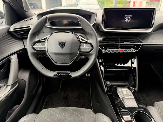 Peugeot 2008 1.2 Hybrid 145 GT
