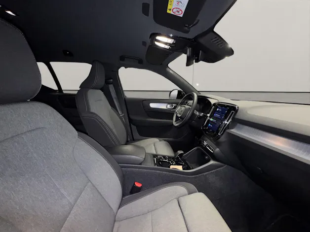 VOLVO XC40 2.0 B4 MH Plus Dark