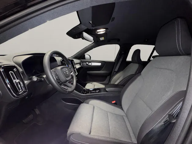 VOLVO XC40 2.0 B4 MH Plus Dark