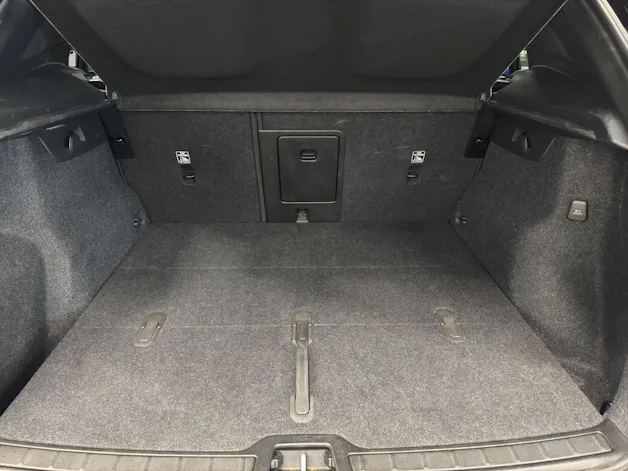 VOLVO XC40 2.0 B4 MH Plus Dark